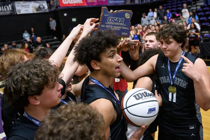 2023-3-11-Tualatin-WestLinn-Championship-Postgame-0581-NR-clear